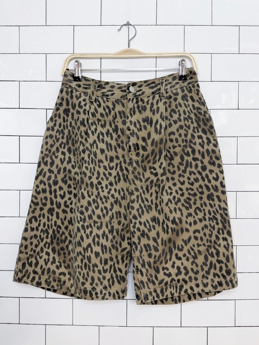 hertz animal print pleated long denim shorts - good market thrift store