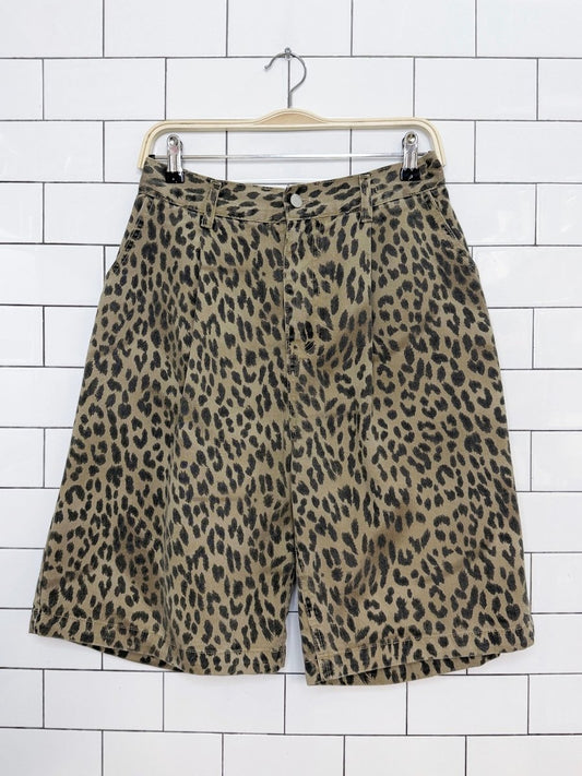hertz animal print pleated long denim shorts - good market thrift store