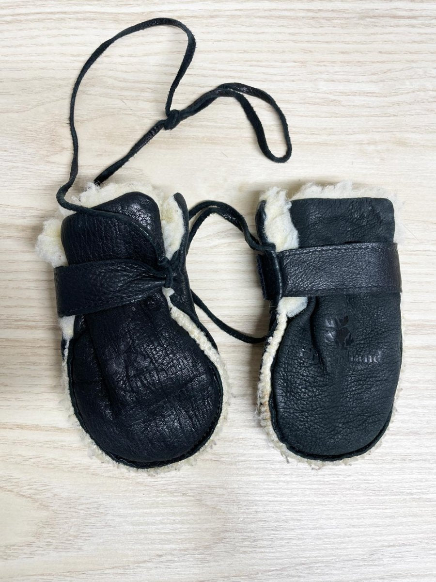 hides in hand deerksin sherpa lined infant gloves - good market thrift store