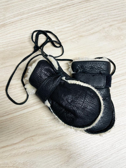 hides in hand deerksin sherpa lined infant gloves - good market thrift store