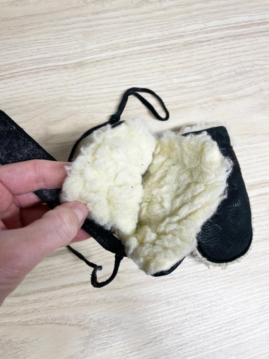 hides in hand deerksin sherpa lined infant gloves - good market thrift store