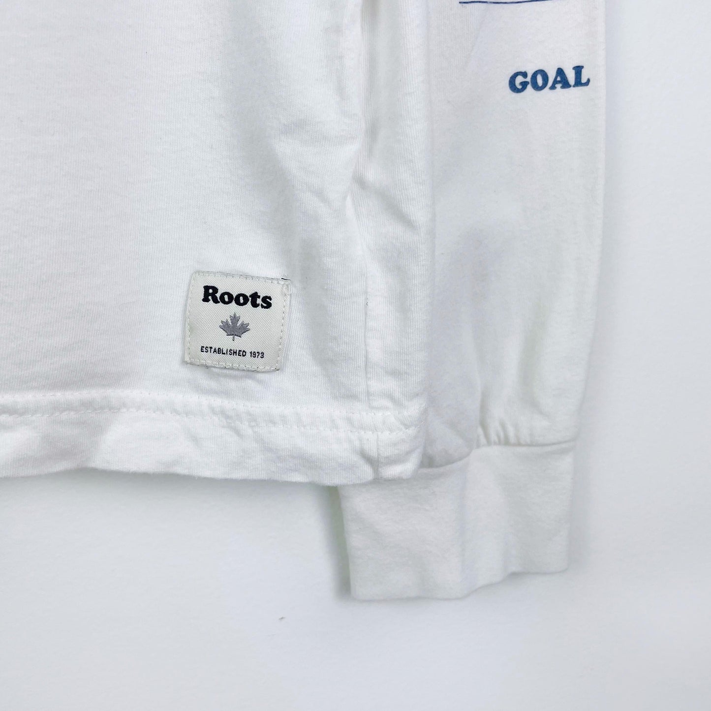 roots 2020 hockey long sleeve pocket tee - size small