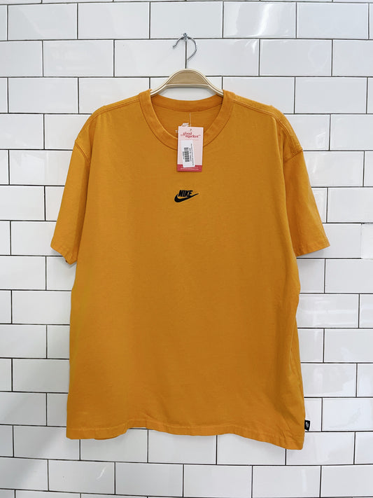 nike loose fit premium essential tee