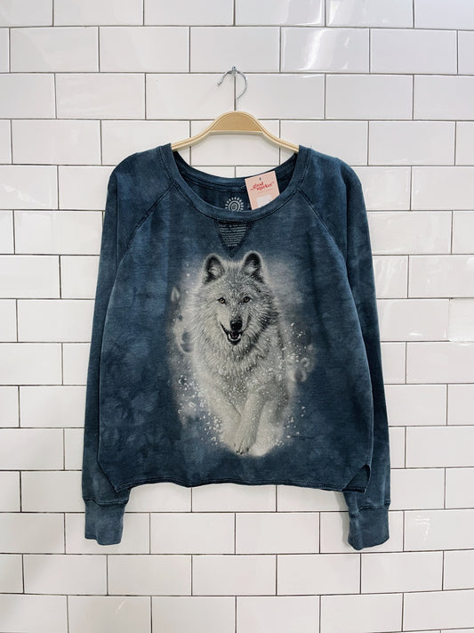 the mountain wolf peep hole sweatshirt