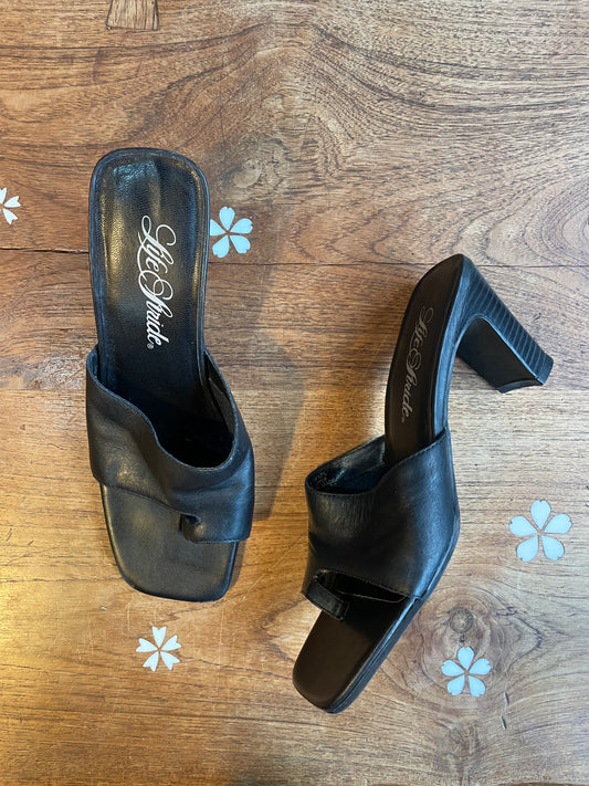 life stride leather thong square toe sandal