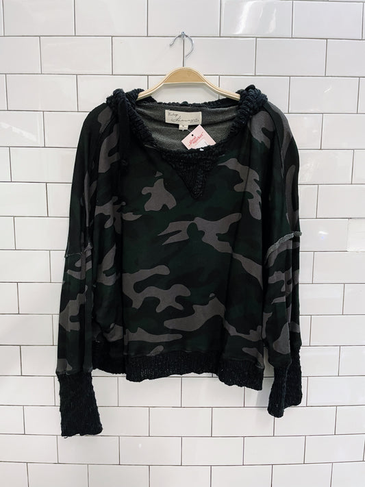 vintage havana knit trim boxy camo hoodie