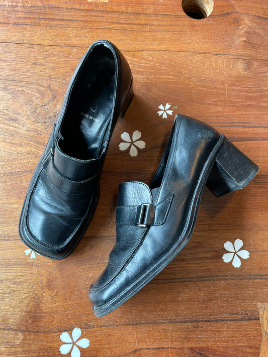 vintage 00s aldo leather square toe heeled loafer