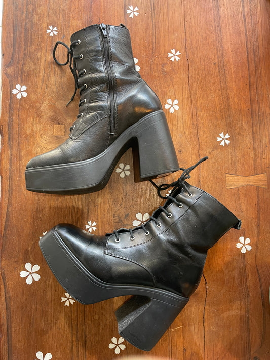 l'intervalle platform lace up heeled boots