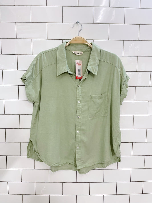 new in linen blend ss button down shirt