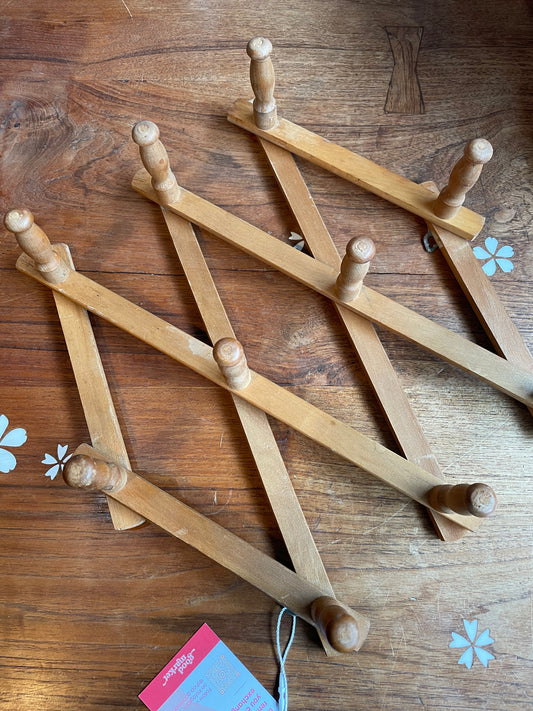 accordion 10-peg wall hook