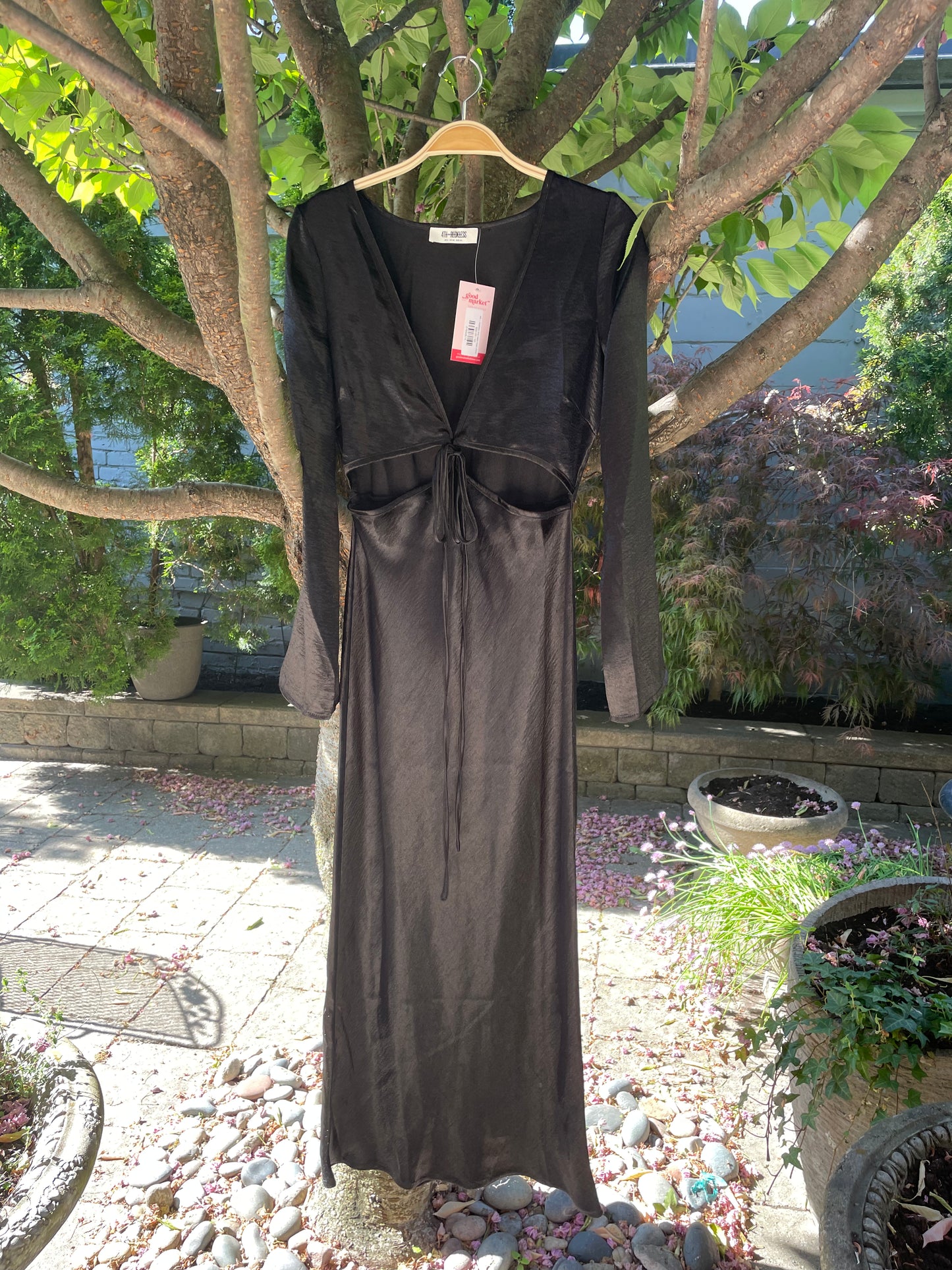 4th + reckless arlo satin maxi dress