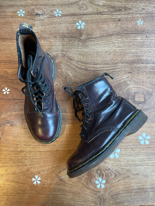 doc martens 1460 8-eye cherry leather boots