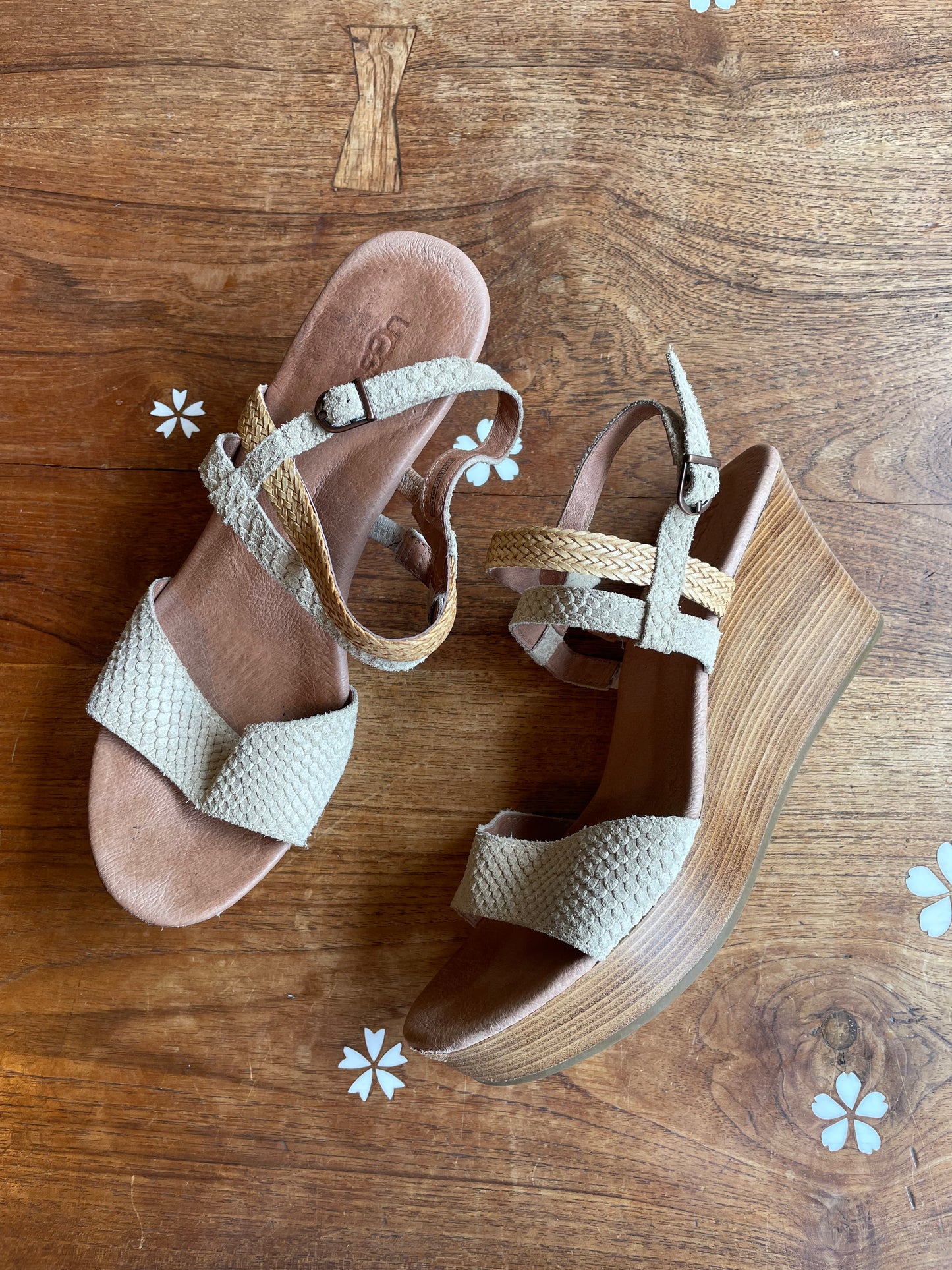 ugg lira mar leather wedge sandal