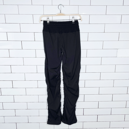 ivivva dance studio pants - size 12