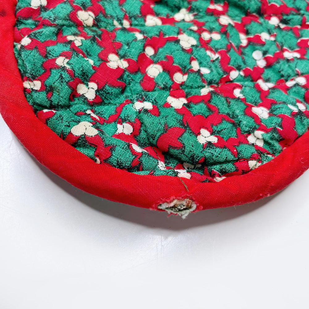 handmade ivy holiday oven mitt