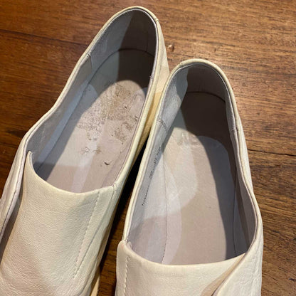 jnby white leather point toe slip on loafers - size 38