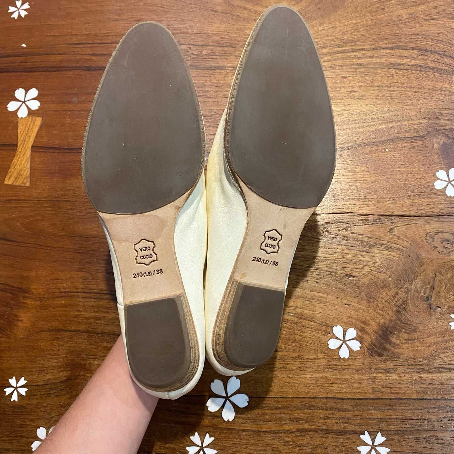 jnby white leather point toe slip on loafers - size 38