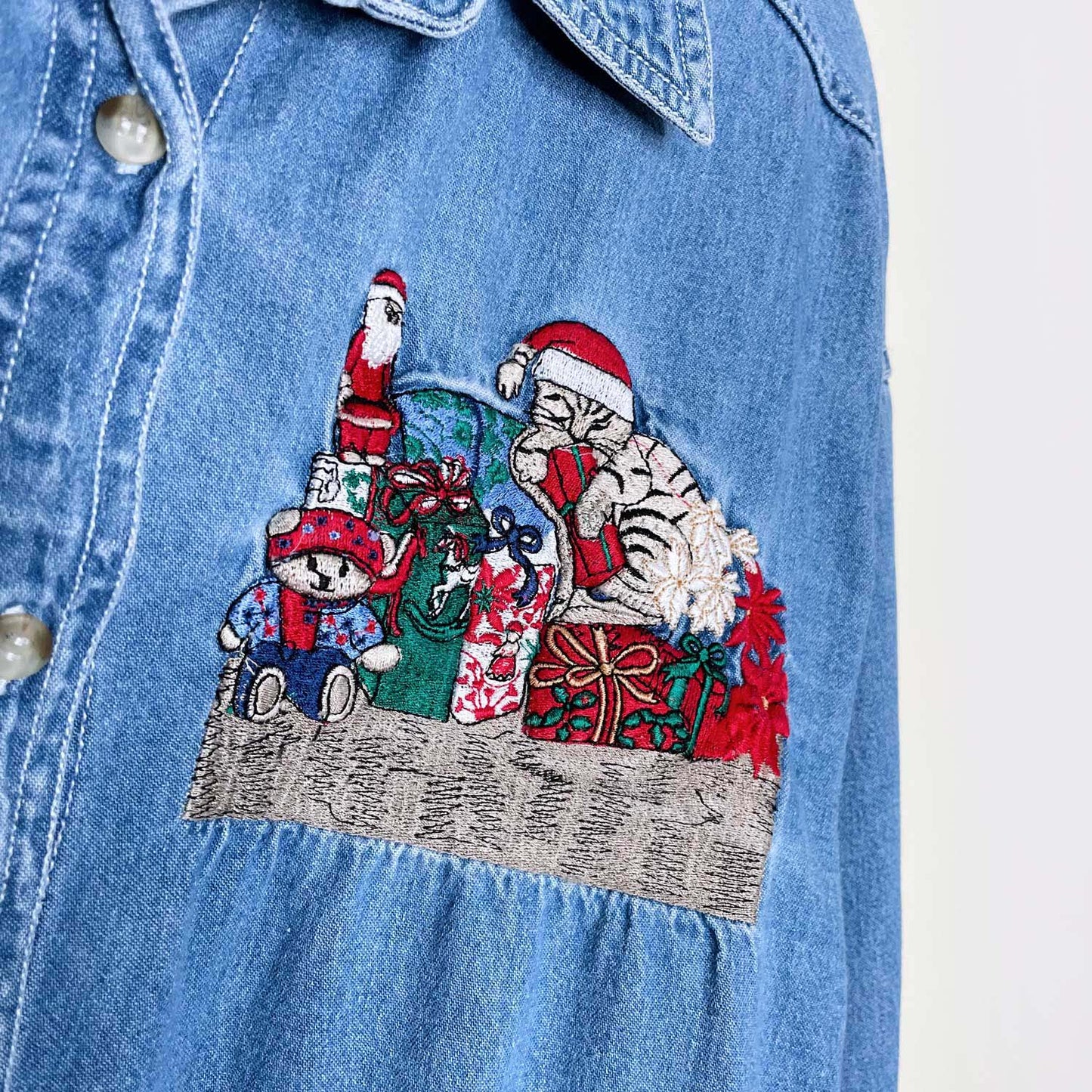 vintage xquizzit christmas cat denim button down - size large