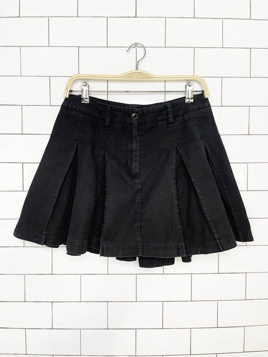 kotn dendera linen - cotton twill pleated mini skirt - good market thrift store