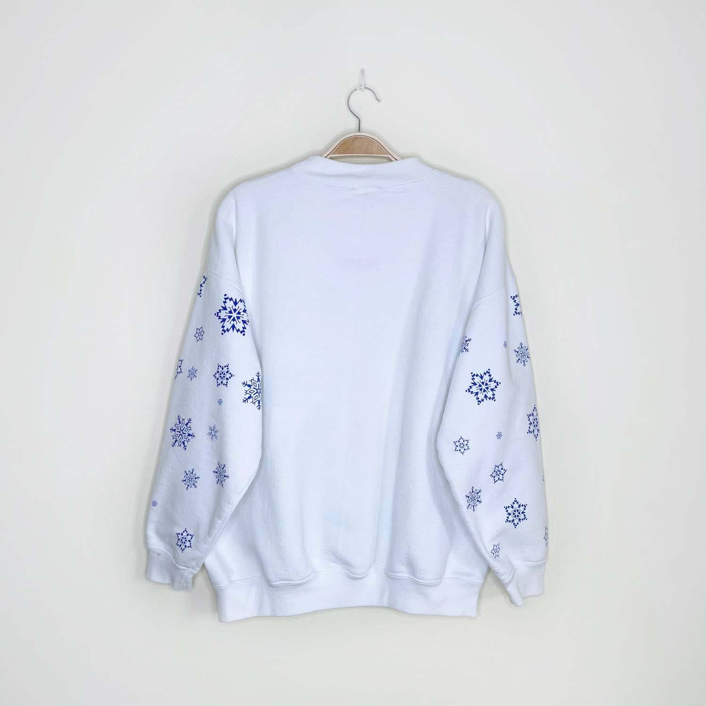 vintage lady footlocker reindeer cottage puff graphic crew - size large