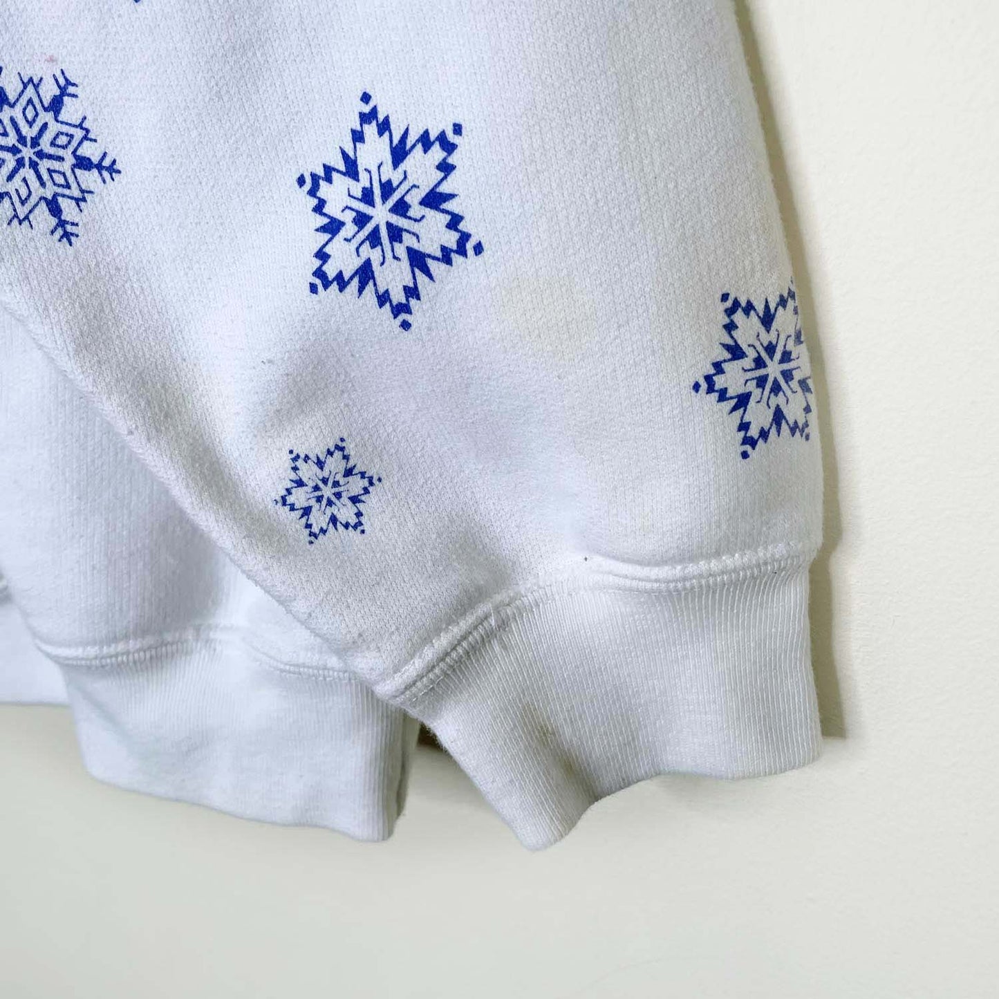 vintage lady footlocker reindeer cottage puff graphic crew - size large