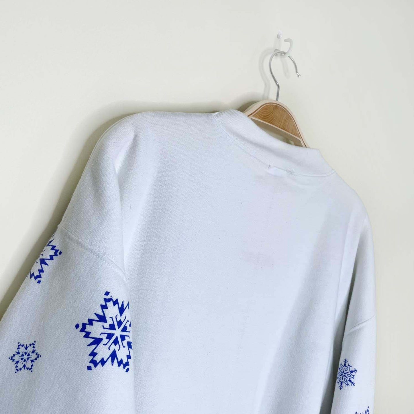 vintage lady footlocker reindeer cottage puff graphic crew - size large