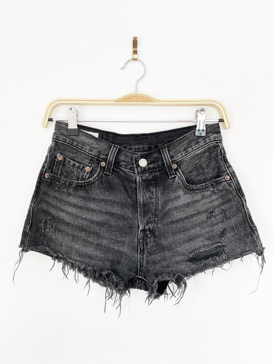 levi's 501 cut off denim short shorts - good market thrift store
