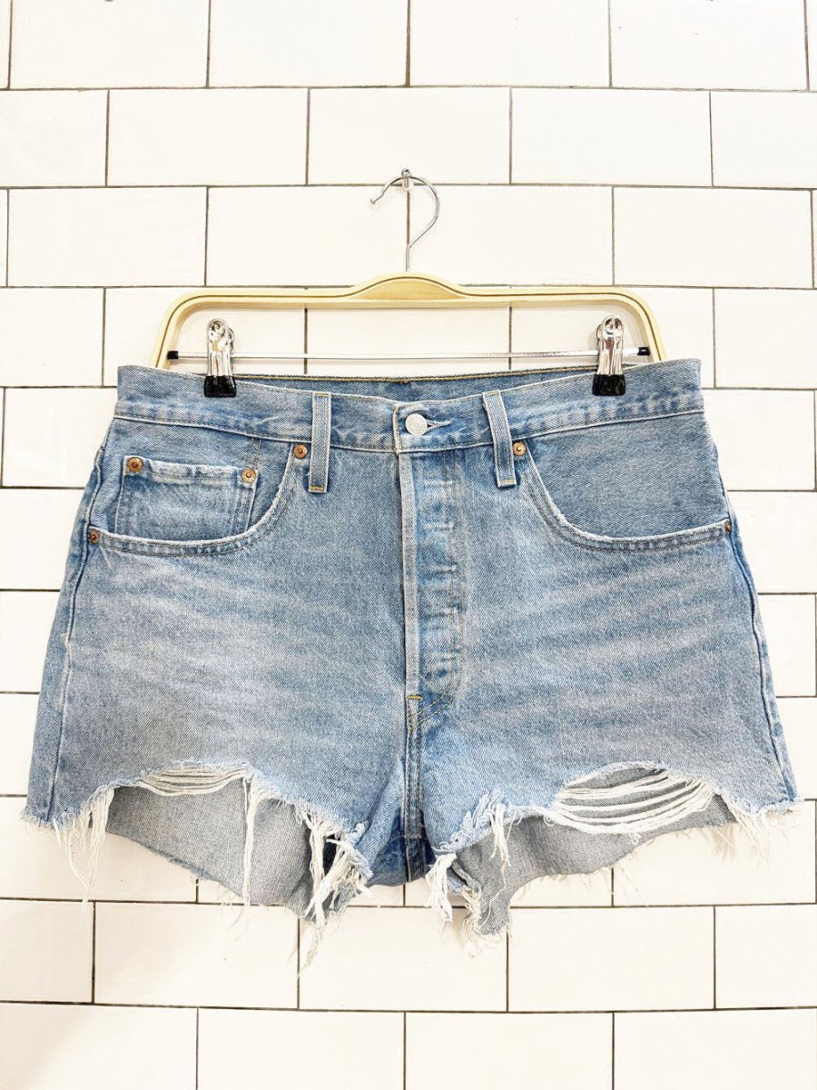 levi's 501 distressed hem cut - off denim shorts - good market thrift store