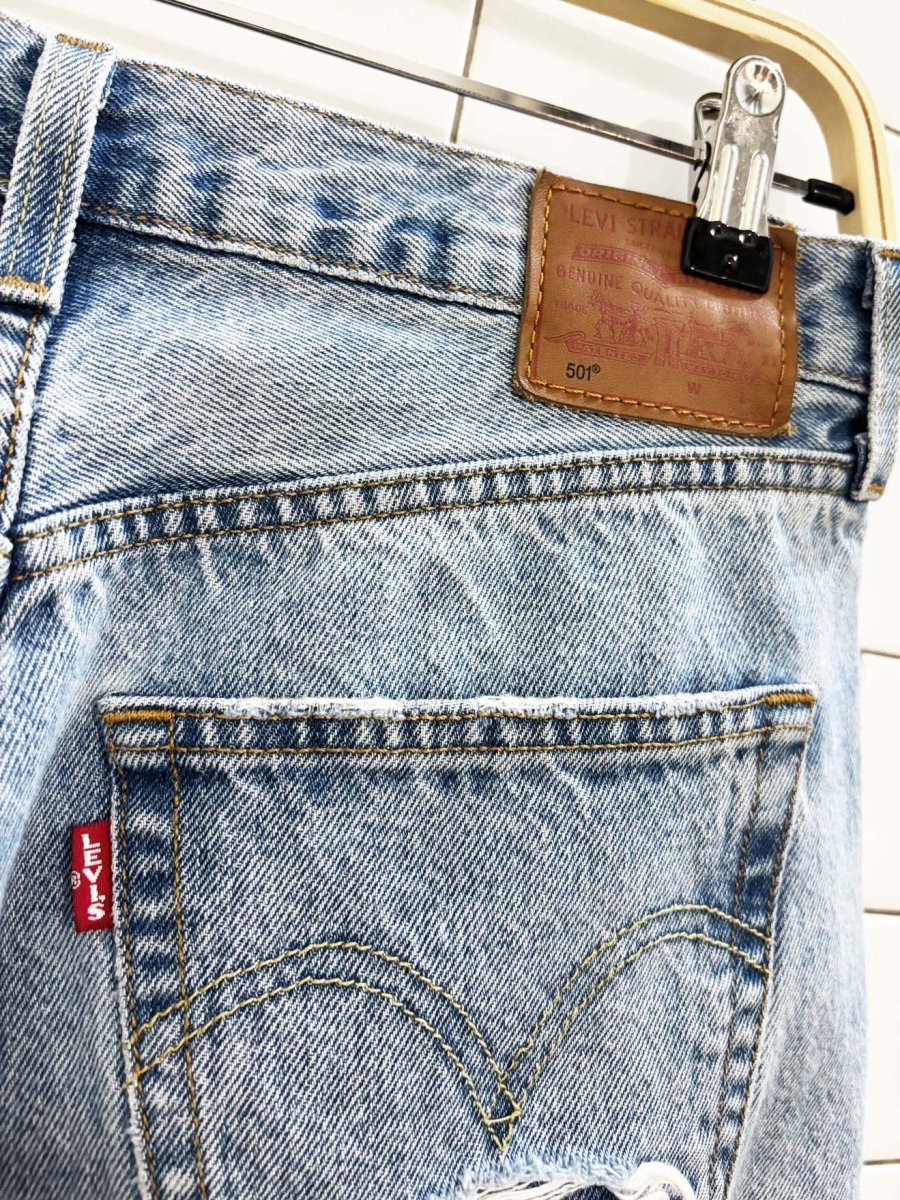 levis 501 distressed straight leg jeans - good market thrift store