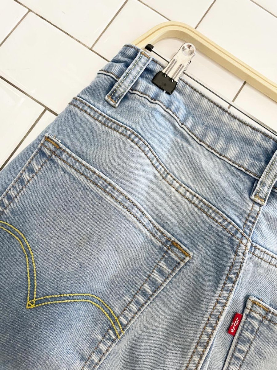 levi's 517 bootcut whiskered denim jeans - good market thrift store