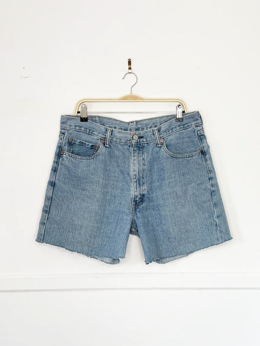 levi's 550 loose fit cut off denim shorts - good market thrift store