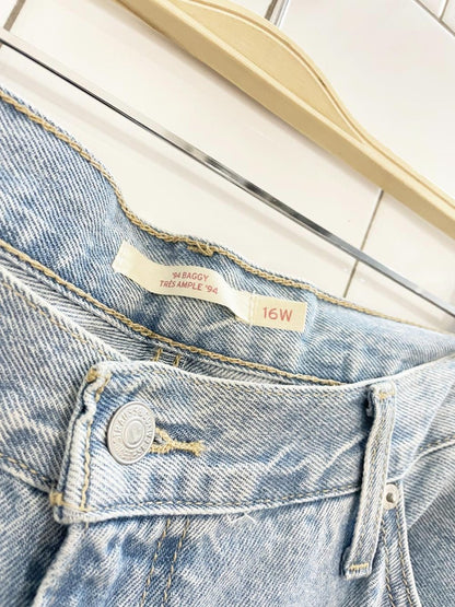 levi's 94 baggy ample jeans - good market thrift store