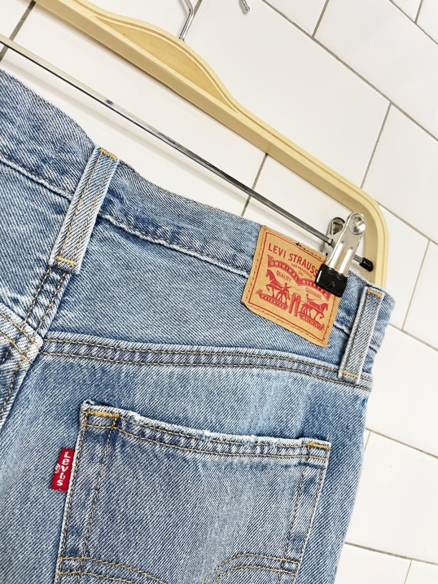 levi's 94 baggy bootcut jeans - good market thrift store