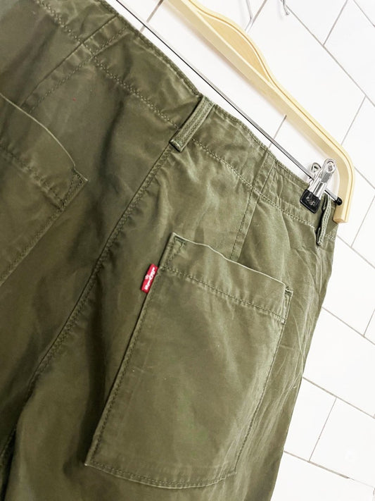 levi's 94 baggy cargo wide leg pants - good market thrift store