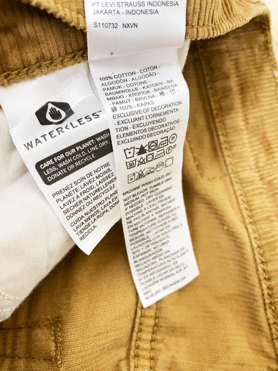 levi's 94 baggy corduroy pants - good market thrift store