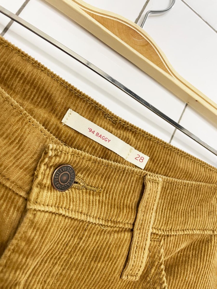 levi's 94 baggy corduroy pants - good market thrift store