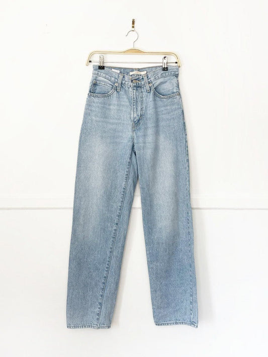 levi's 94 baggy light wash jeans - good market thrift store