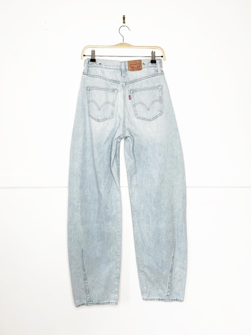 levi's cinch waist barrel leg light wash jeans - good market thrift store