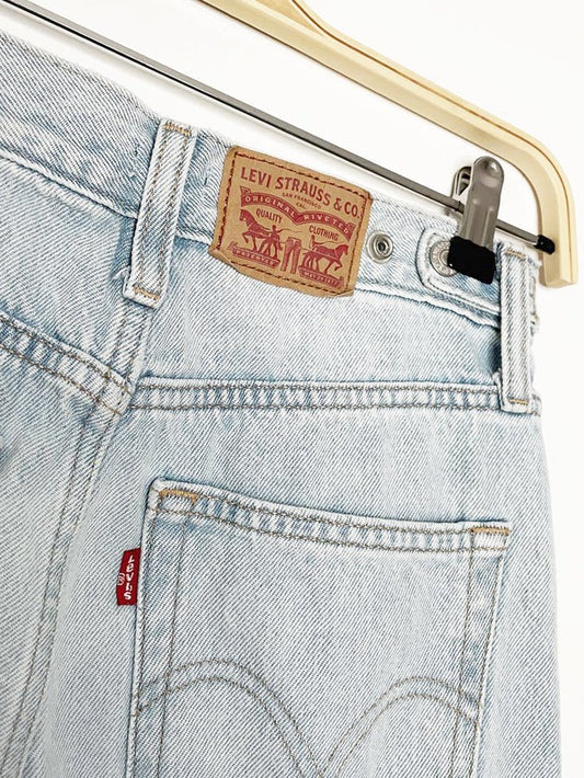 levi's cinch waist barrel leg light wash jeans - good market thrift store