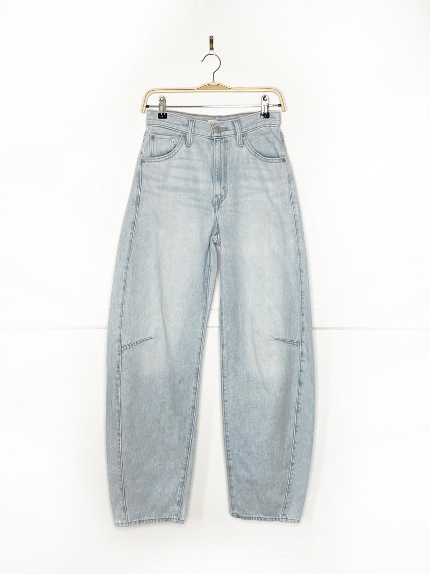 levi's cinch waist barrel leg light wash jeans - good market thrift store
