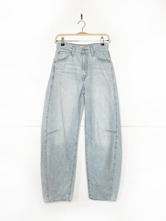 levi's cinch waist barrel leg light wash jeans - good market thrift store