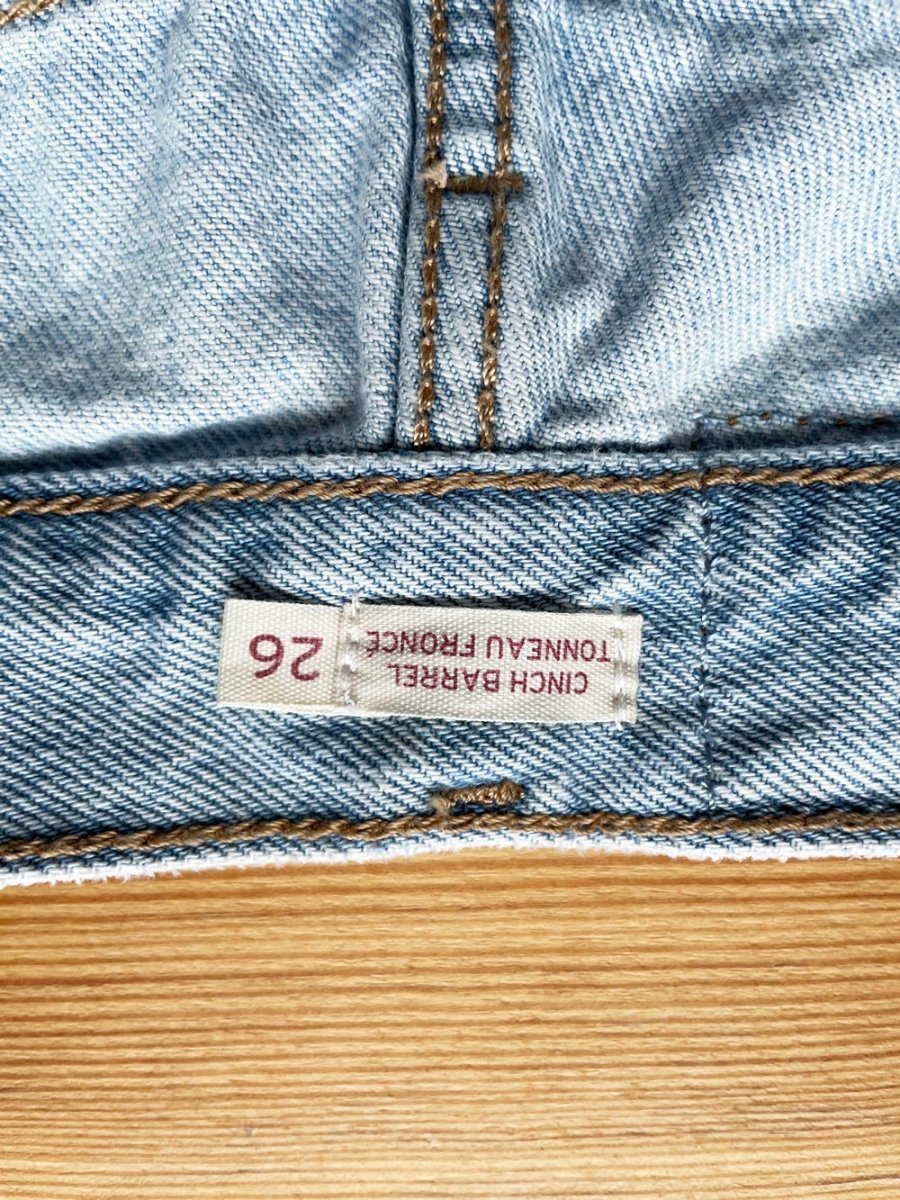 levi's cinch waist barrel leg light wash jeans - good market thrift store