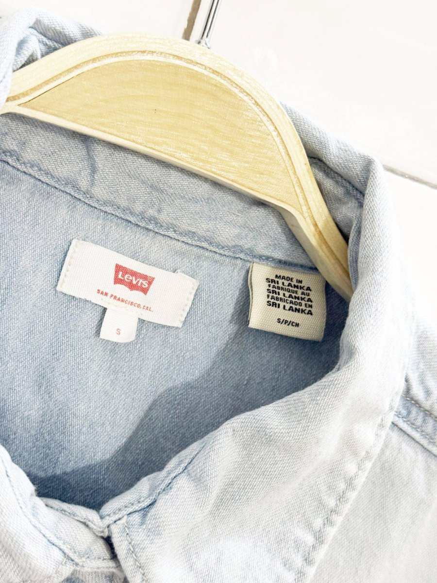 levi's full button denim sleeveless raw hem shirt - good market thrift store