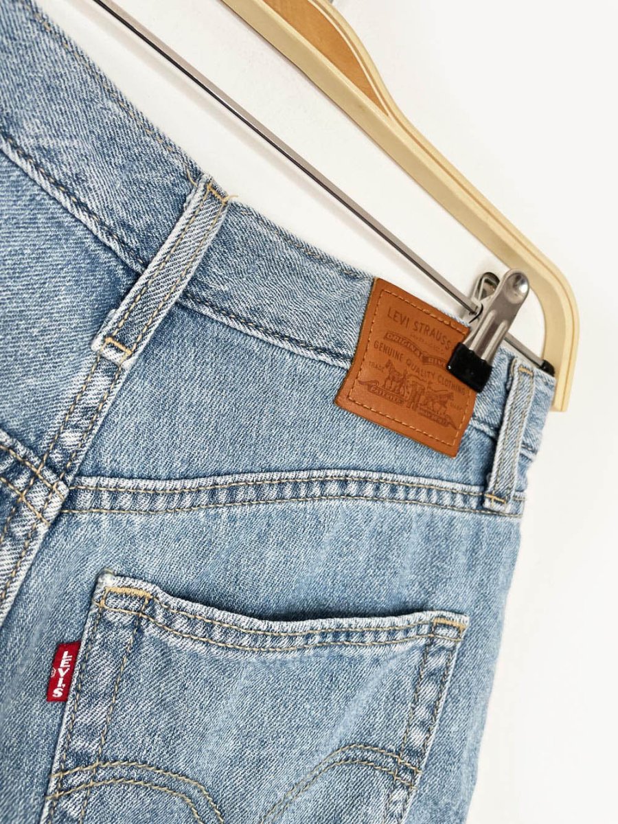 levi's high loose fit denim shorts - good market thrift store