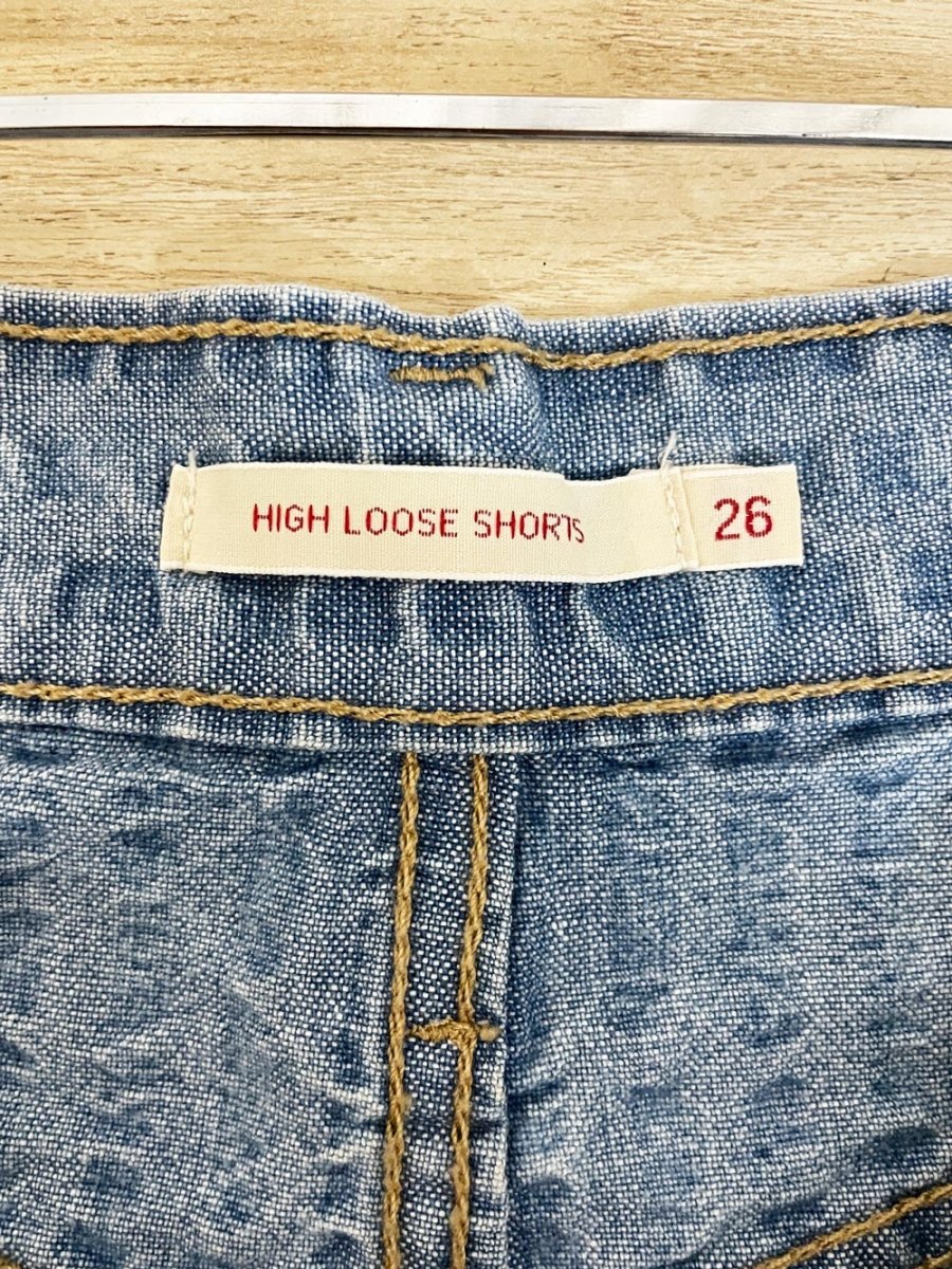 levi's high loose textured denim shorts - good market thrift store