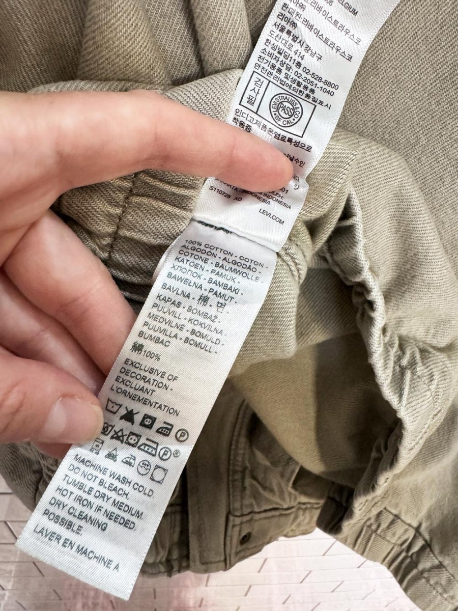 levi's oversized way denim bomber jacket - good market thrift store