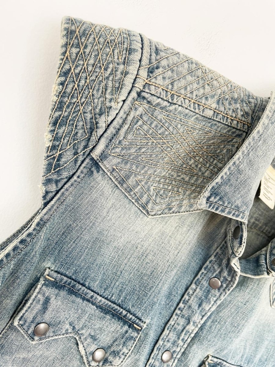 levi's quilted rock shoulder snap button cropped shirt - good market thrift store