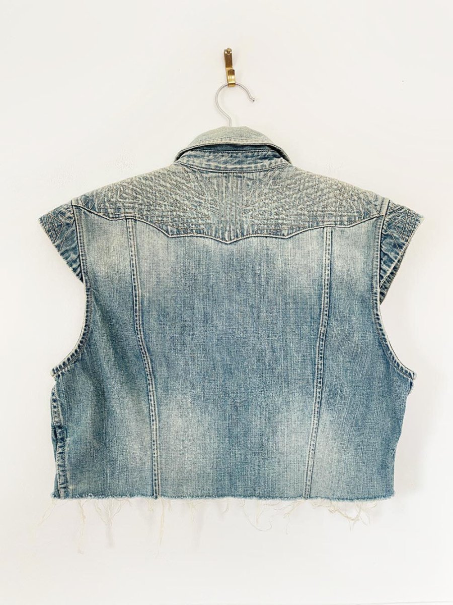 levi's quilted rock shoulder snap button cropped shirt - good market thrift store