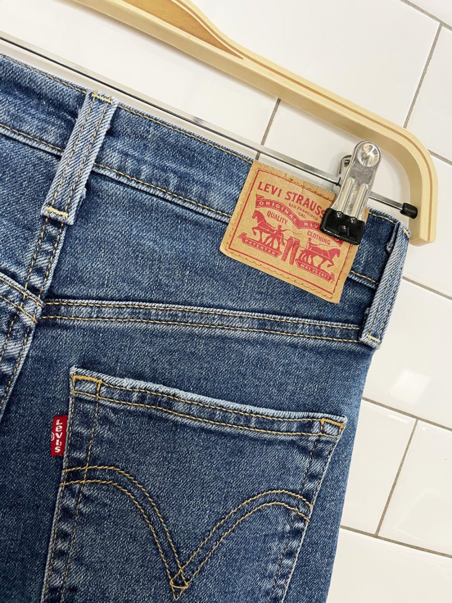 levis ribcage straight ankle button fly jeans - good market thrift store