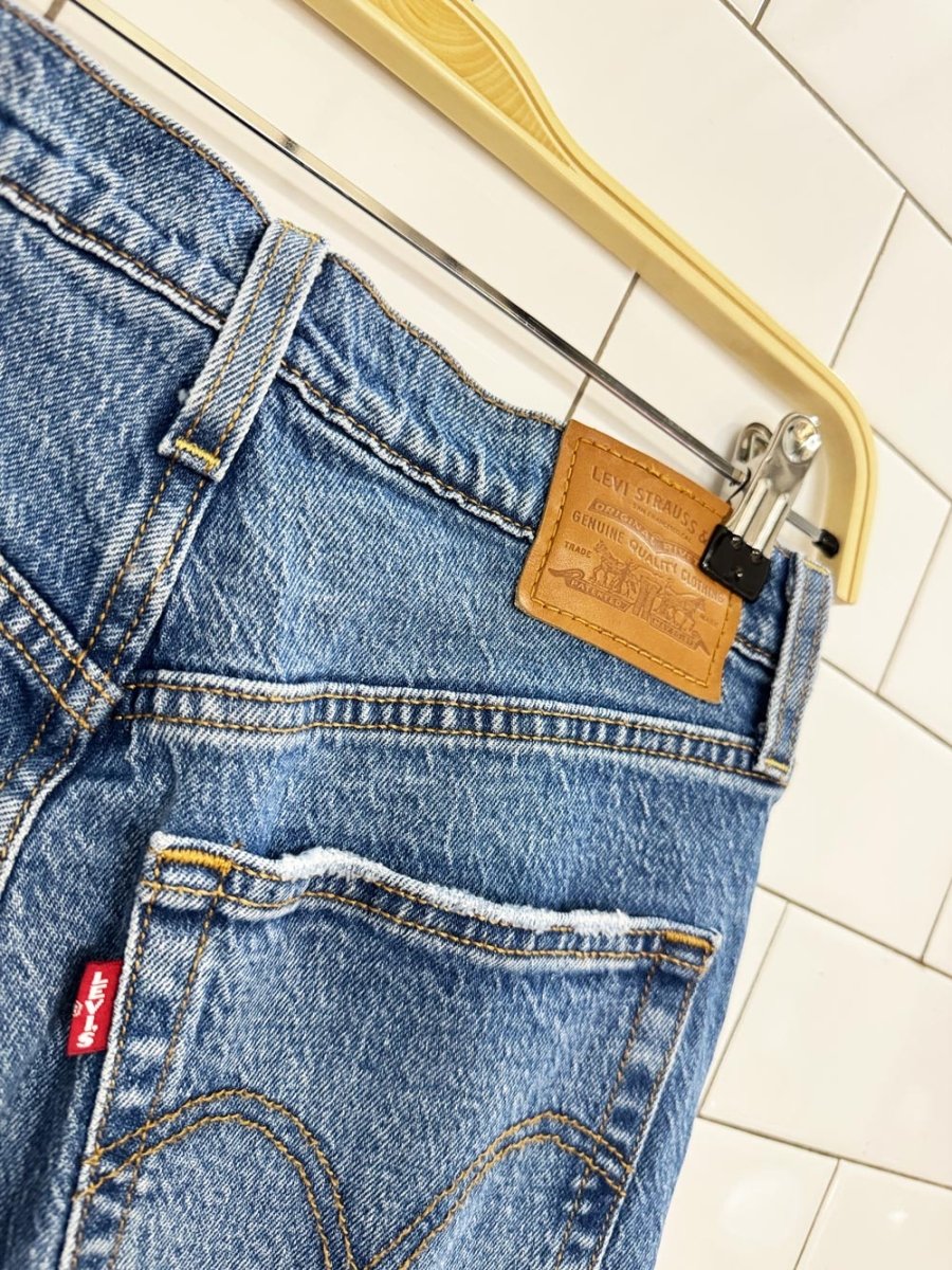 levi's ribcage straight ankle jeans - good market thrift store